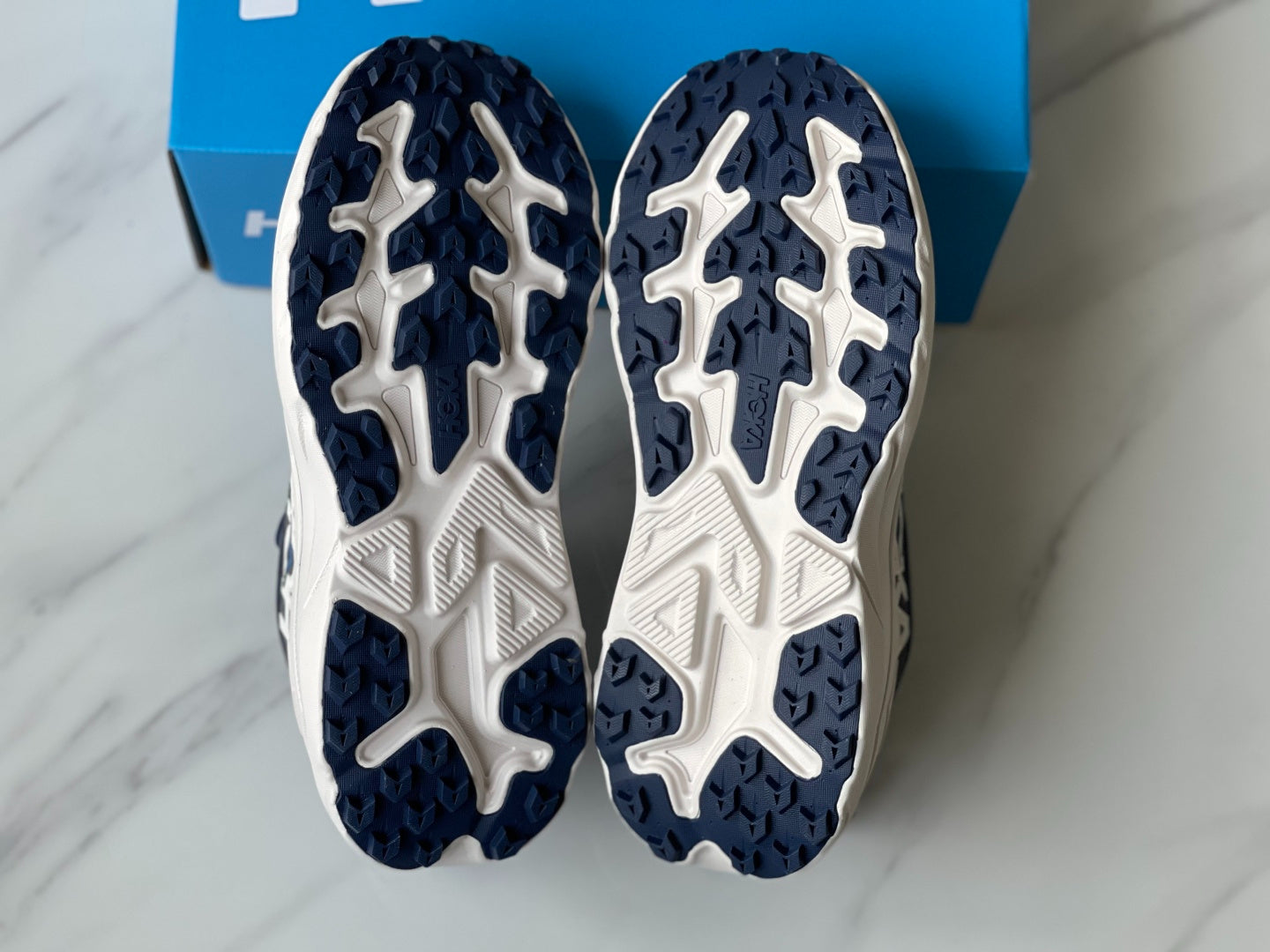 HOKA Challenger 8 Dark Blue | Dark Gray